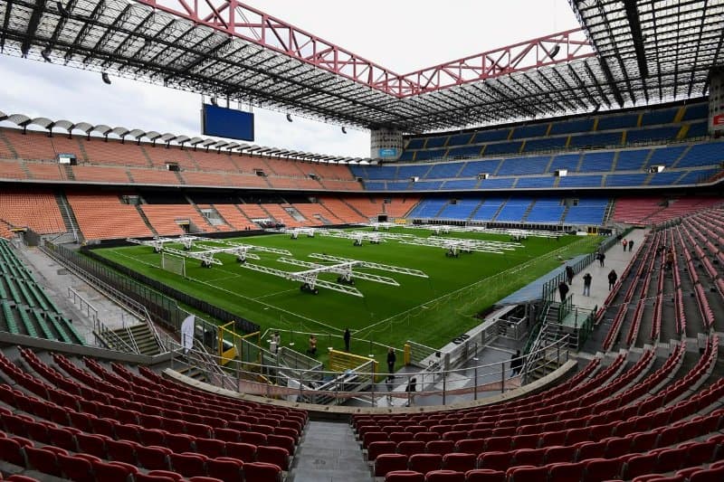 Khuôn viên của sân vận động San Siro