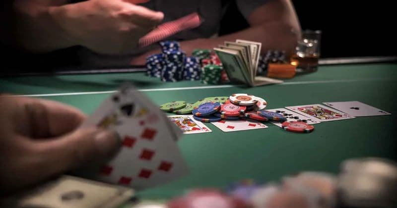 Cách đọc bài đối thủ khi chơi Poker cho vòng Flop