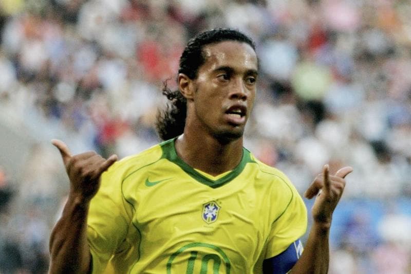 Ronaldinho là ai?